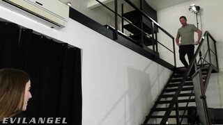 EvilAngel - Eveline Dellai a fotóssal kúr