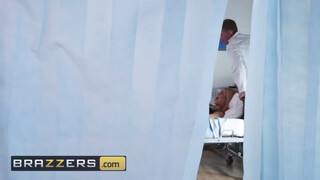 Brazzers - Bonnie Rotten hátsó bejáratban az óriás hímvessző