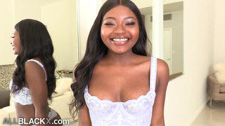AllBlackX - Noemie Bilas a cuki csoki nőci