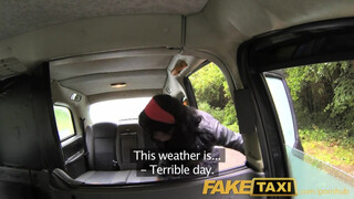 FakeTaxi - brazil kiscsaj popóba kefélve