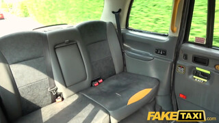 Fake Taxi - Rhiannon Ryder pélót akar a popsijába
