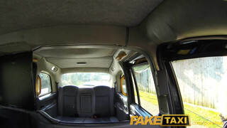 FakeTaxi - Chelsey Lanette a hatalmas csöcsű szöszi