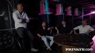 Private com - Tiffany Rousso és Cherry Kiss négy hapsival dug