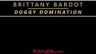 Karups - Brittany Bardot hátsó bejáratba rakva
