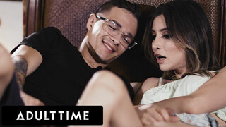 ADULT TIME - Izgató transzi szobatárs